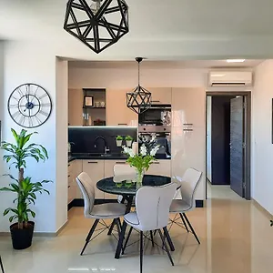 Enjoy - New With Terrace And Free Parking Garage Apartment Pula
