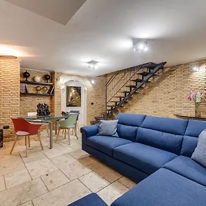 Oliviero - Piazza Navona Apartment Rome